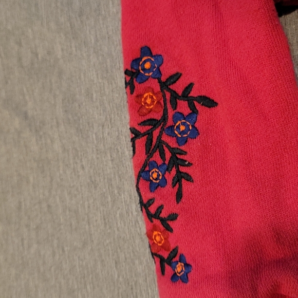 Ruffled jacket - Picture 2 of 5